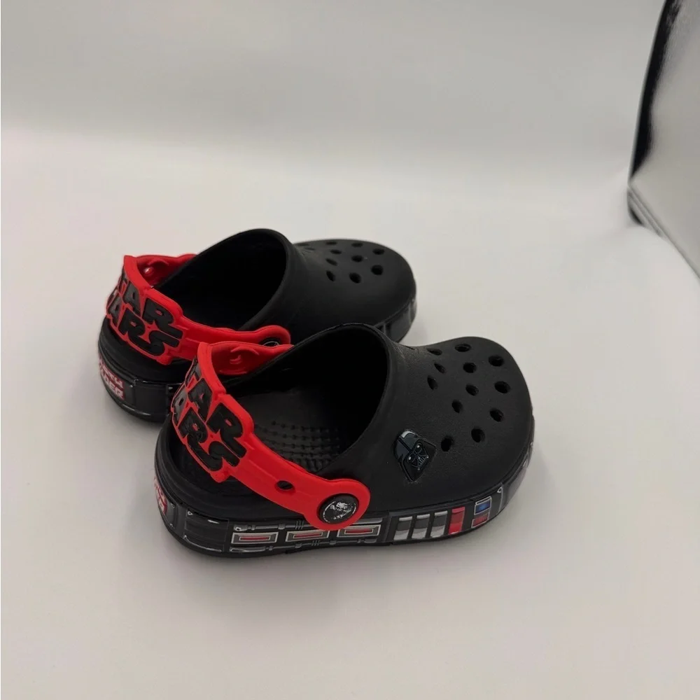 Star Wars Crocs Toddler Size 7 Boys Girls Kids Darth Vader Water Shoes Slippers